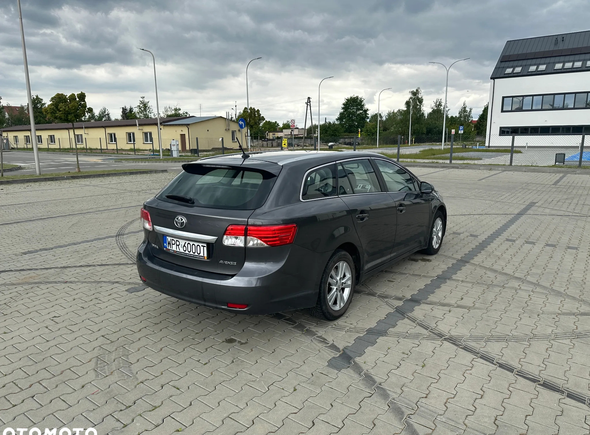 Toyota Avensis cena 46500 przebieg: 182990, rok produkcji 2012 z Lubomierz małe 254